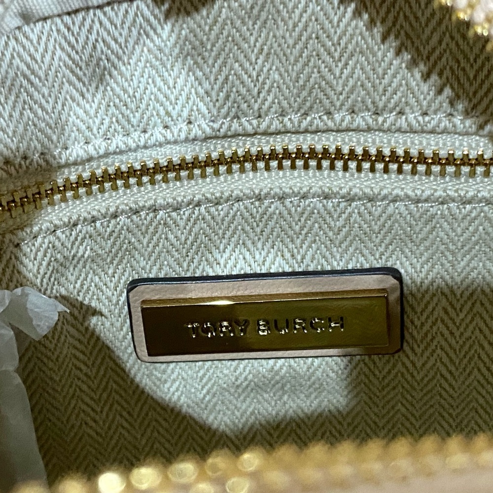 Authentic NWT Tory Burch Chevron Crossbody Camera Bag Kira Chevron Soft Leather - Picture 12 of 13